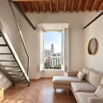 Апартаменты La Merced Views III Apartment